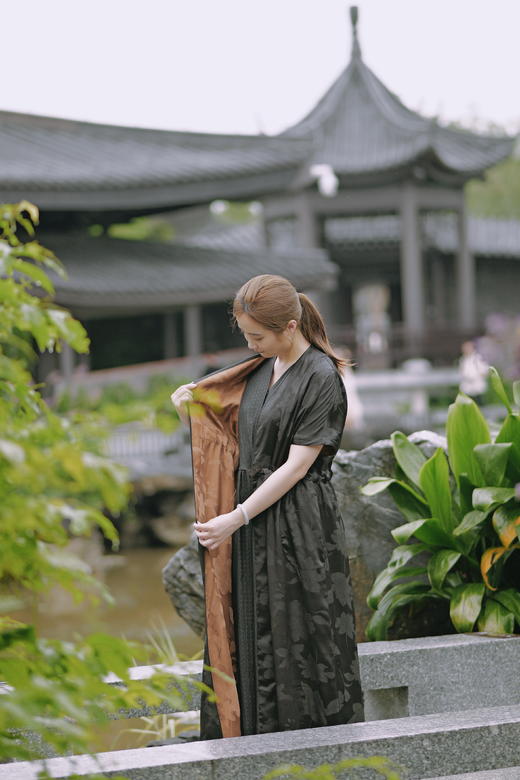 漫物记重磅提花缎V领收腰双面长裙XYS -W136 商品图2