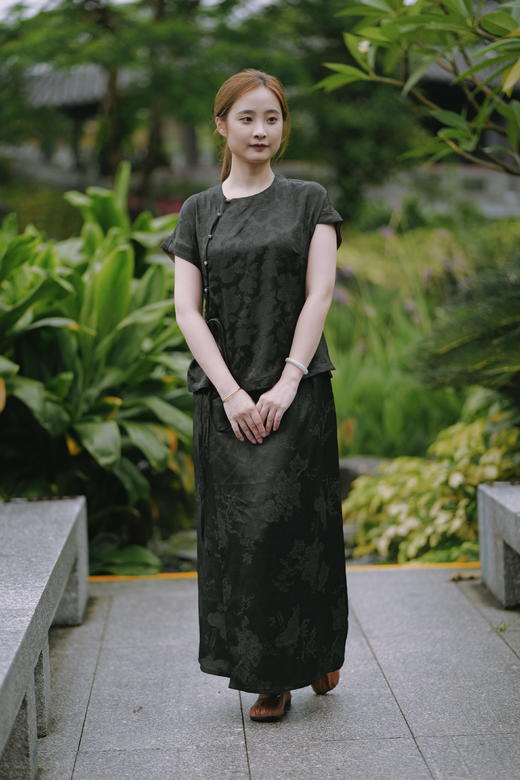 漫物记重磅提花缎系带五粒扣上衣XYS–121 商品图1