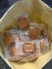【甜原柿吉小方饼干】26.9/4袋｜可以嚼的生椰拿铁🧉！海盐芝士厚乳！ ☕️生椰拿铁融入椰蓉 淡淡的椰香🥥混合着咖啡的微苦 酥脆掉渣的口感  商品缩略图3