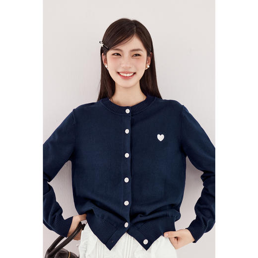 【严选】【心动毛衣】诗凡黎圆领爱心图案针织开衫2024秋新款流行百搭上衣7F7330071 商品图0
