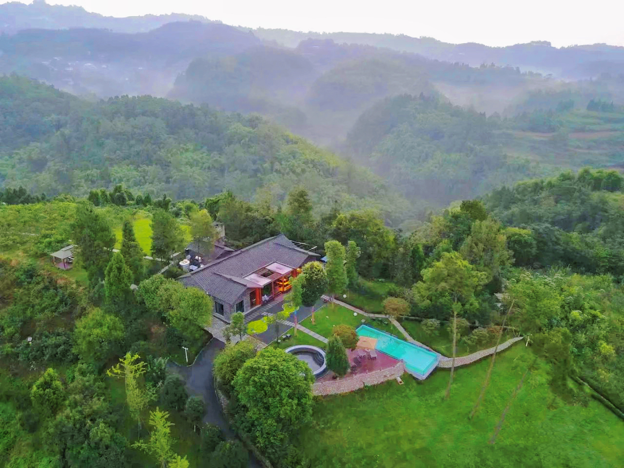 【眉山丹棱-267号院】5房温泉私汤/泳池小院，川西小院，老峨山旁、亲子采摘，地暖、无边泳池，独立KTV室，避暑yxby