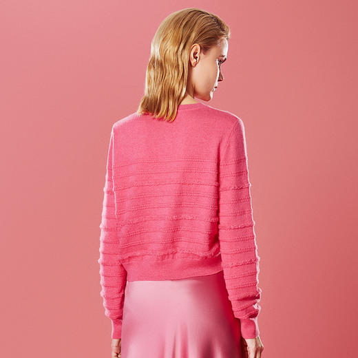 EITIE爱特爱气质圆领舒适透气百搭针织开衫秋季新款7901606 商品图4