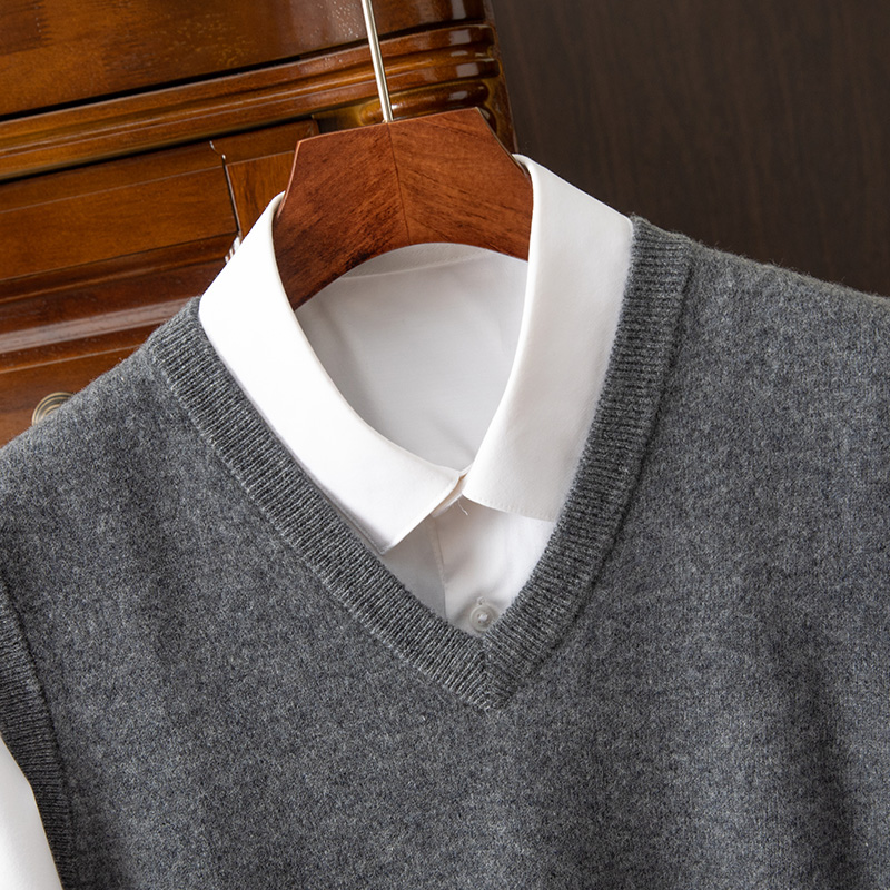 毛豆-XK8606男士V领羊毛马甲
