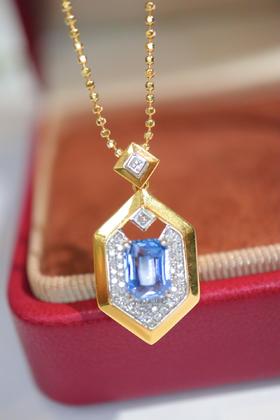 1.0ct 蓝宝石吊坠