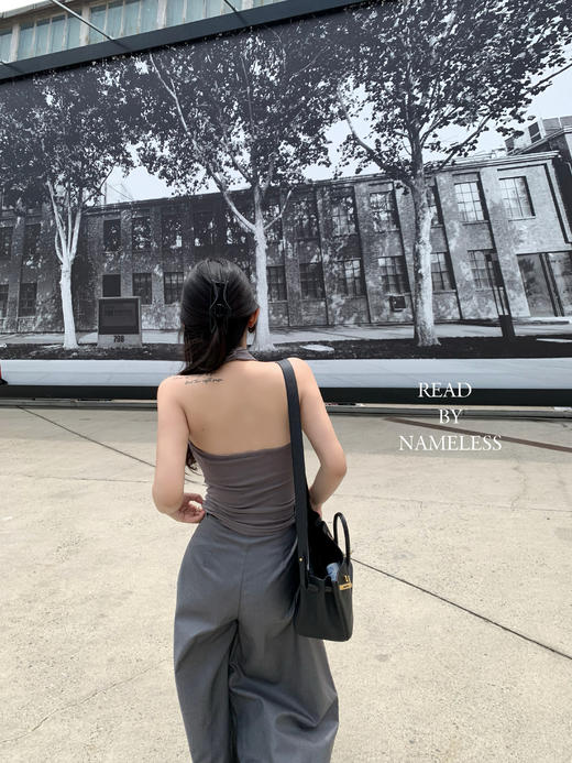 Read Nameless /灰色挂脖天丝背心+秀场款灰色开缝阔腿裤 商品图1