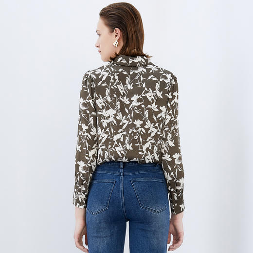 EITIE爱特爱秋季新款修身显瘦百搭印花小上衣7513210 商品图4