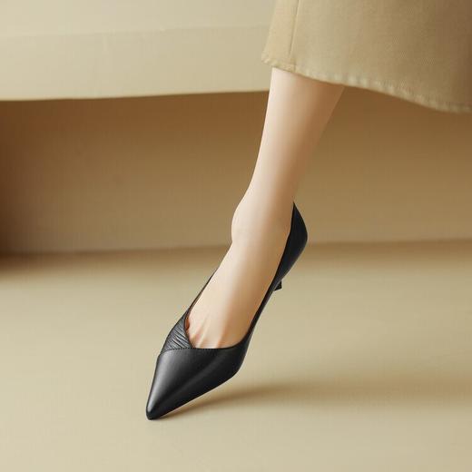 【预售5天】法式优雅尖头，气质全皮高跟单鞋DB&M5782 商品图3