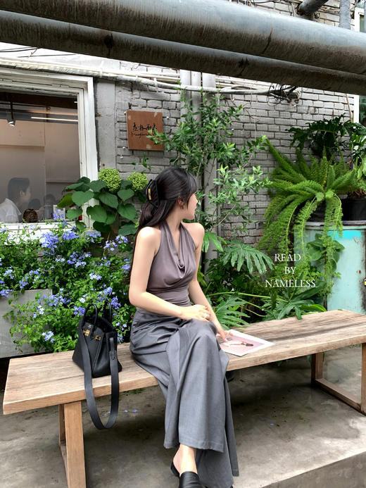 Read Nameless /灰色挂脖天丝背心+秀场款灰色开缝阔腿裤 商品图6