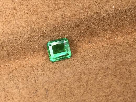 0.4ct 祖母绿裸石 商品图3