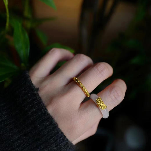 龢盒原创 足金錾刻兽面纹白玉戒指 商品图4