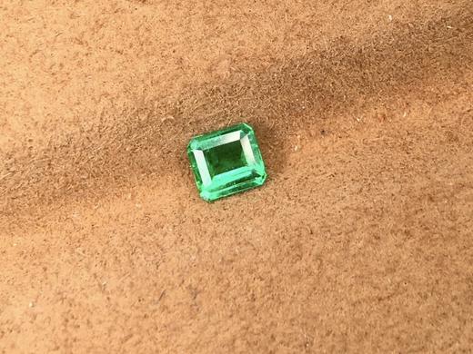 0.4ct 祖母绿裸石 商品图0