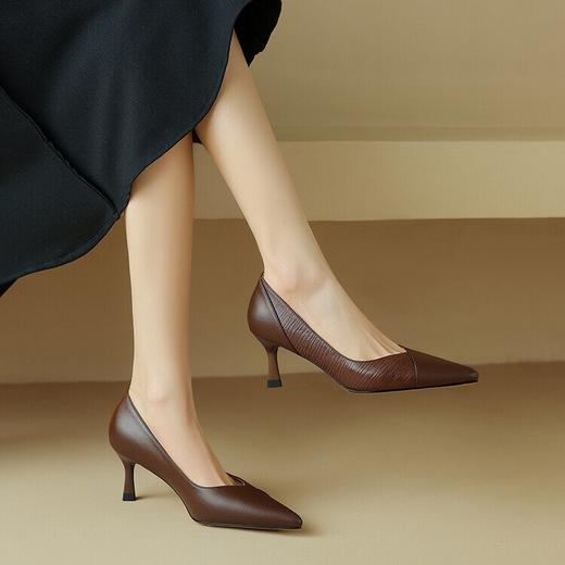 【预售5天】法式优雅尖头，气质全皮高跟单鞋DB&M5782 商品图0