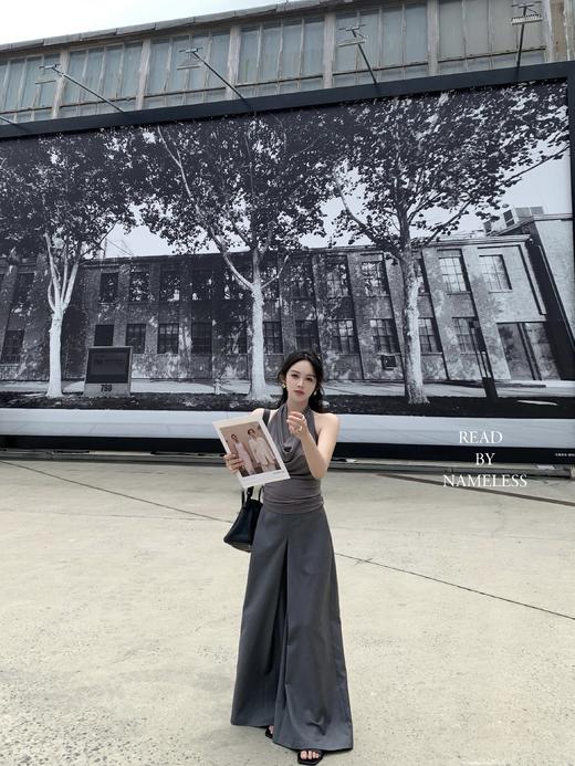 Read Nameless /灰色挂脖天丝背心+秀场款灰色开缝阔腿裤 商品图13