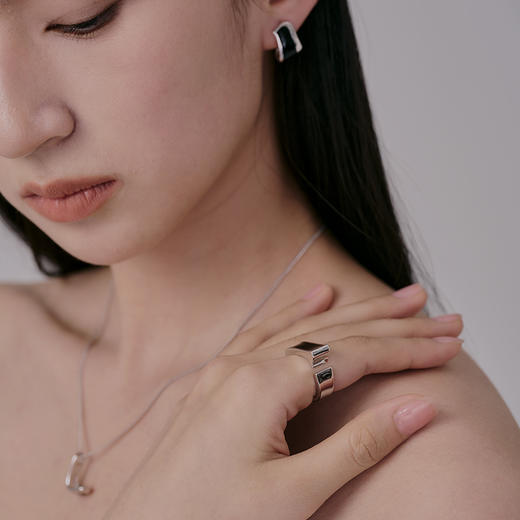 盐岛 书法系列竖弯钩戒指 商品图0