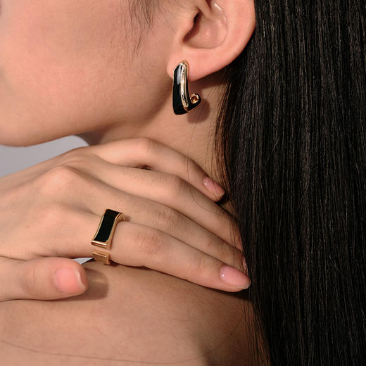 盐岛 书法系列竖弯钩戒指 商品图3