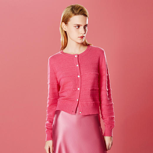 EITIE爱特爱气质圆领舒适透气百搭针织开衫秋季新款7901606 商品图2