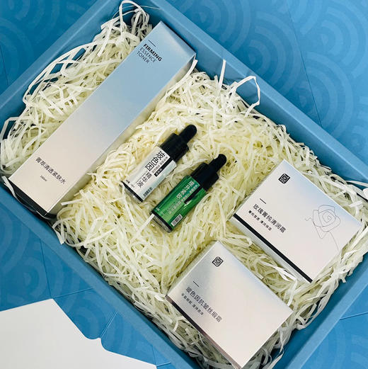 实用而美·套装客制伴手礼  具体咨询猪猪pigmask：礼颂心意 不同需求不同规格：洁肤 补水 修护 紧致 提升 抗皱 防护等多功能定制伴手礼 可根据需求重新组合， 商品图10