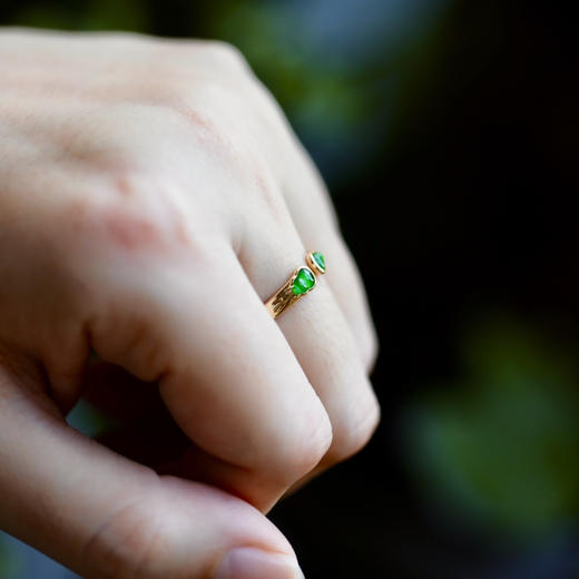 高冰种阳绿翡翠葫芦戒指18k黄金镶嵌 商品图9