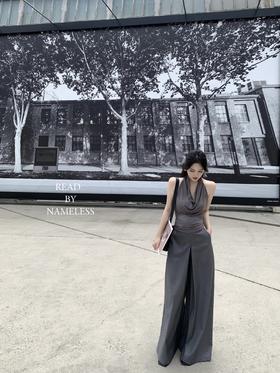 Read Nameless /灰色挂脖天丝背心+秀场款灰色开缝阔腿裤