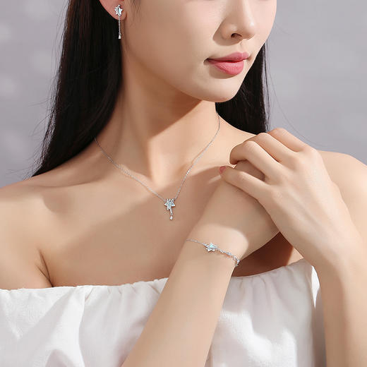 卡蒂罗/KADER  月光流星项链 925银月光石闪耀星芒设计在逃公主可调节锁骨链 幻彩星点浪漫纪念配饰 闺蜜礼盒 商品图1