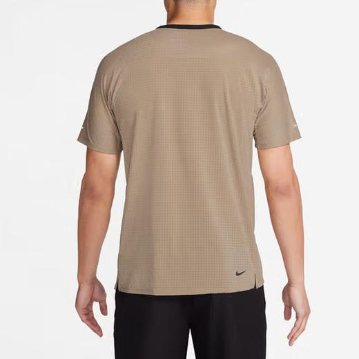 DV9306-247 商品图1