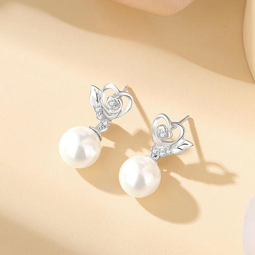 卡蒂罗/KADER 玫瑰物语系列 珠光玫瑰耳环 925银优雅灵动轻奢时尚设计耳饰 在逃公主钟爱久久配饰 恋爱纪念日 礼盒 商品图2