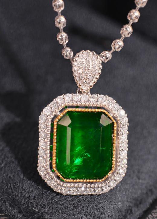 3.39ct 祖母绿吊坠 商品图2