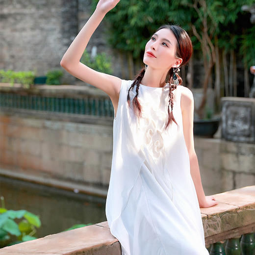 白色仙气款 | 楼台烟雨无袖连衣裙 | 现货加急发 商品图3