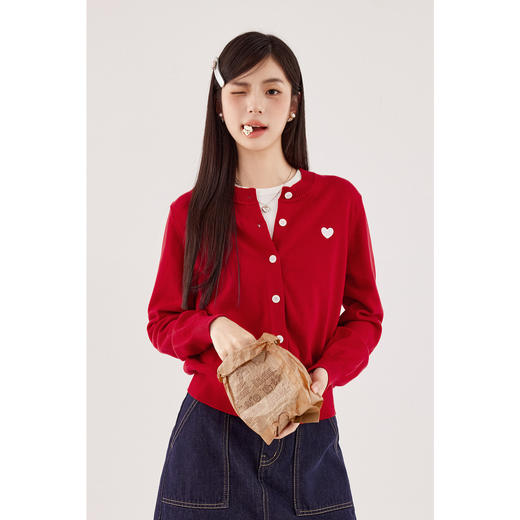 【严选】【心动毛衣】诗凡黎圆领爱心图案针织开衫2024秋新款流行百搭上衣7F7330071 商品图3