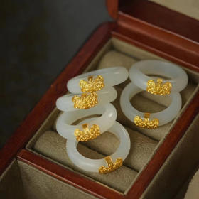 龢盒原创 足金錾刻兽面纹白玉戒指