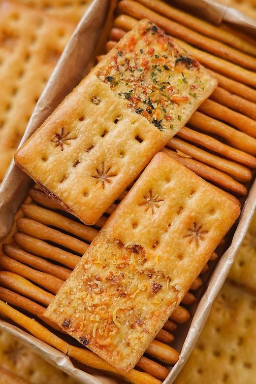 【一方云拾双层脆饼干】🌟香菜牛肉馅饼干！🌟芝士培根馅饼干！咸香系饼干好吃！双层薄脆！♥️居然有肉松夹心！ 商品图10