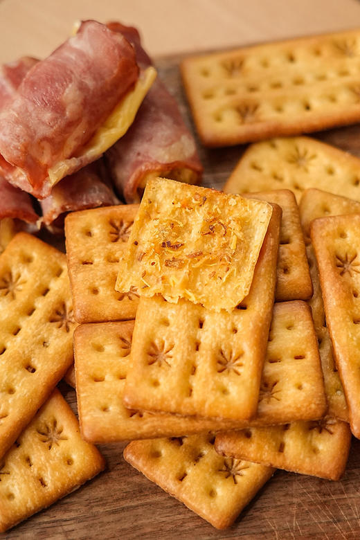 【一方云拾双层脆饼干】🌟香菜牛肉馅饼干！🌟芝士培根馅饼干！咸香系饼干好吃！双层薄脆！♥️居然有肉松夹心！ 商品图7