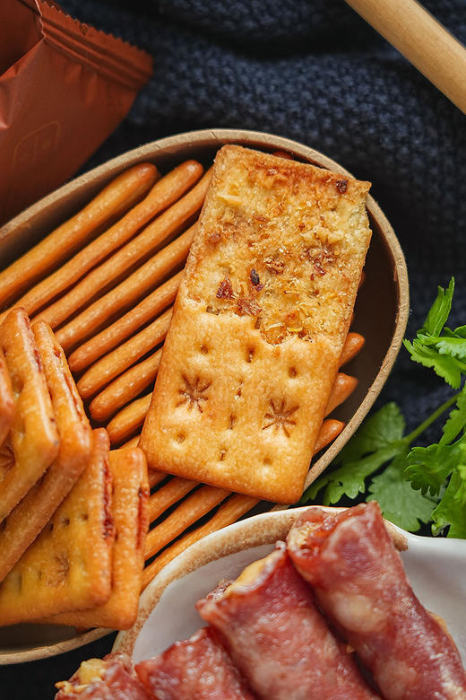 【一方云拾双层脆饼干】🌟香菜牛肉馅饼干！🌟芝士培根馅饼干！咸香系饼干好吃！双层薄脆！♥️居然有肉松夹心！ 商品图11