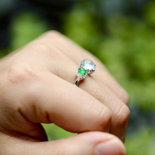 高冰种阳绿蛋面翡翠戒指18k白金钻石镶嵌 商品图8