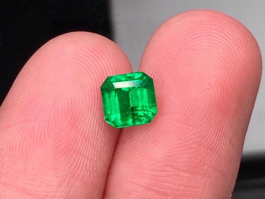 0.97ct 祖母绿裸石 商品图2