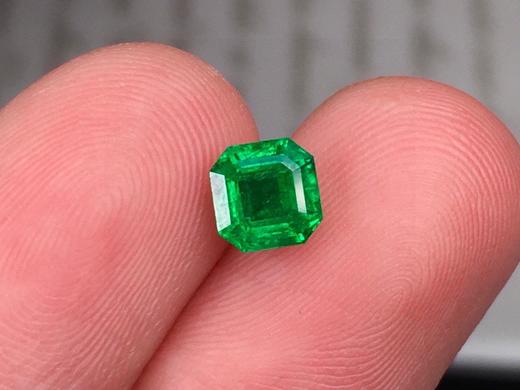 0.71ct 祖母绿裸石 商品图0