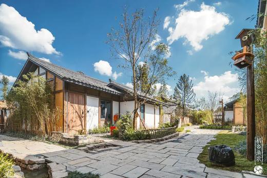 在成都周边包个院子过年！住进川西林盘艺术民宿，过“村居”日子，喂萌宠、田野小火车、植物拓染、手工泡菜……快带上家人，在稻乡渔歌感受乡野耕食慢生活，适合2、3家人组队哦~ 商品图1