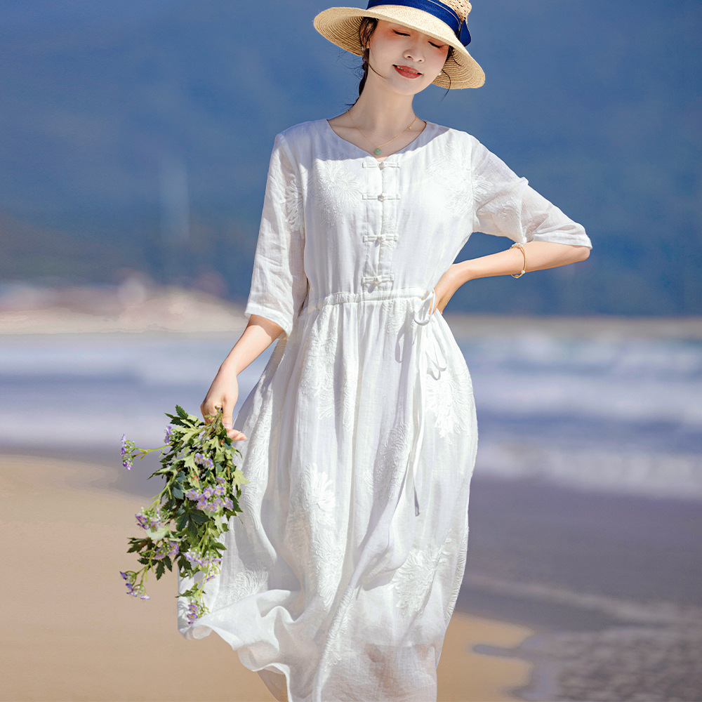 HM-S450中国风丝菊重工刺绣白色连衣裙文艺旅行夏季原创新款