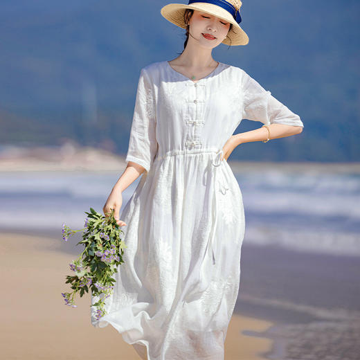 HM-S450中国风丝菊重工刺绣白色连衣裙文艺旅行夏季原创新款 商品图0