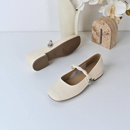 经典鲨2024年秋新品复古时尚小方头平底浅口舒适气质单鞋女KC19-D37161 商品图2