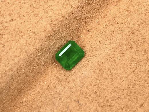 0.57ct 祖母绿裸石 商品图0