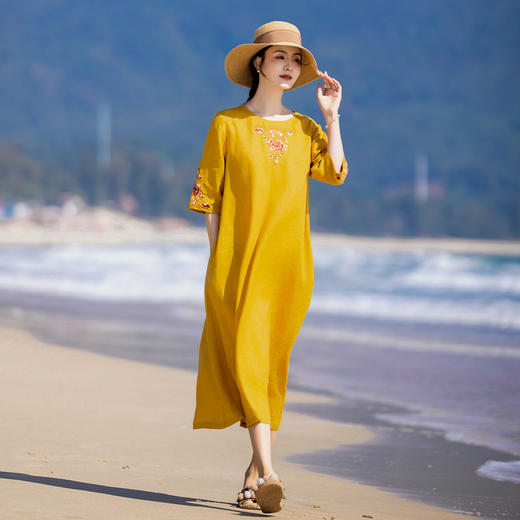 HM-S453民族风刺绣亚麻连衣裙 2024春夏新款国风复古圆领五分袖宽松A字裙 商品图0
