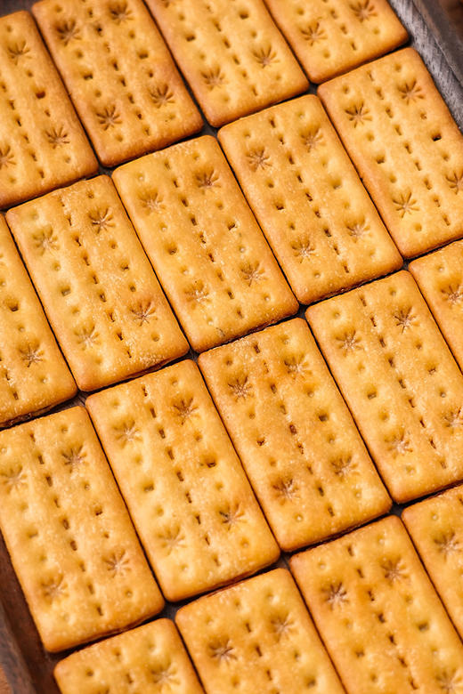 咸味小饼干来袭！【香菜牛肉/芝士培根饼干】蟹黄肉松双层脆同款！双层薄脆 肉松夹心 薄薄一片三重口感 酥脆停不下来 商品图8