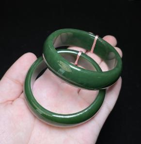 玉美人菲菲HZ~和田玉碧玉宽条手镯~多样性发一 商品图0