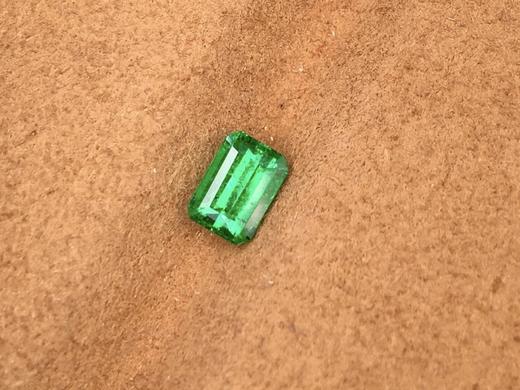 0.73ct 祖母绿裸石 商品图3