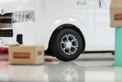 京商EGG First MINI-Z 丰田海狮 TOYOTA Hi-Ace Super GL 遥控玩具车 商品图3