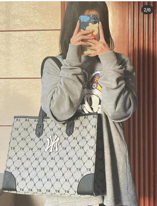 随便对比专柜！！之前买过的入手！！夏季必备！韩国MLB 复古老花满标手提单肩包，  超大号  二合一托特包加零钱包     超大托特包 商品图0