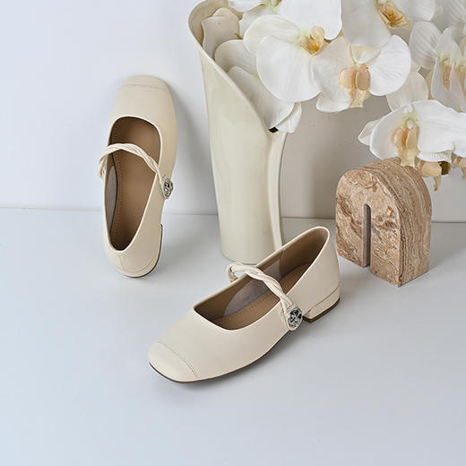 经典鲨2024年秋新品复古时尚小方头平底浅口舒适气质单鞋女KC19-D37161 商品图3