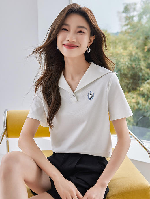【五折购】熙世界法式海军领短袖T恤女设计感别致休闲体恤上衣2025夏新款 商品图2