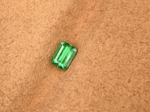 0.73ct 祖母绿裸石 商品图1